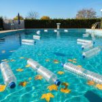 L'astuce de la bouteille en plastique pour un hivernage de piscine sans stress et sans aucune casse de skimmer
